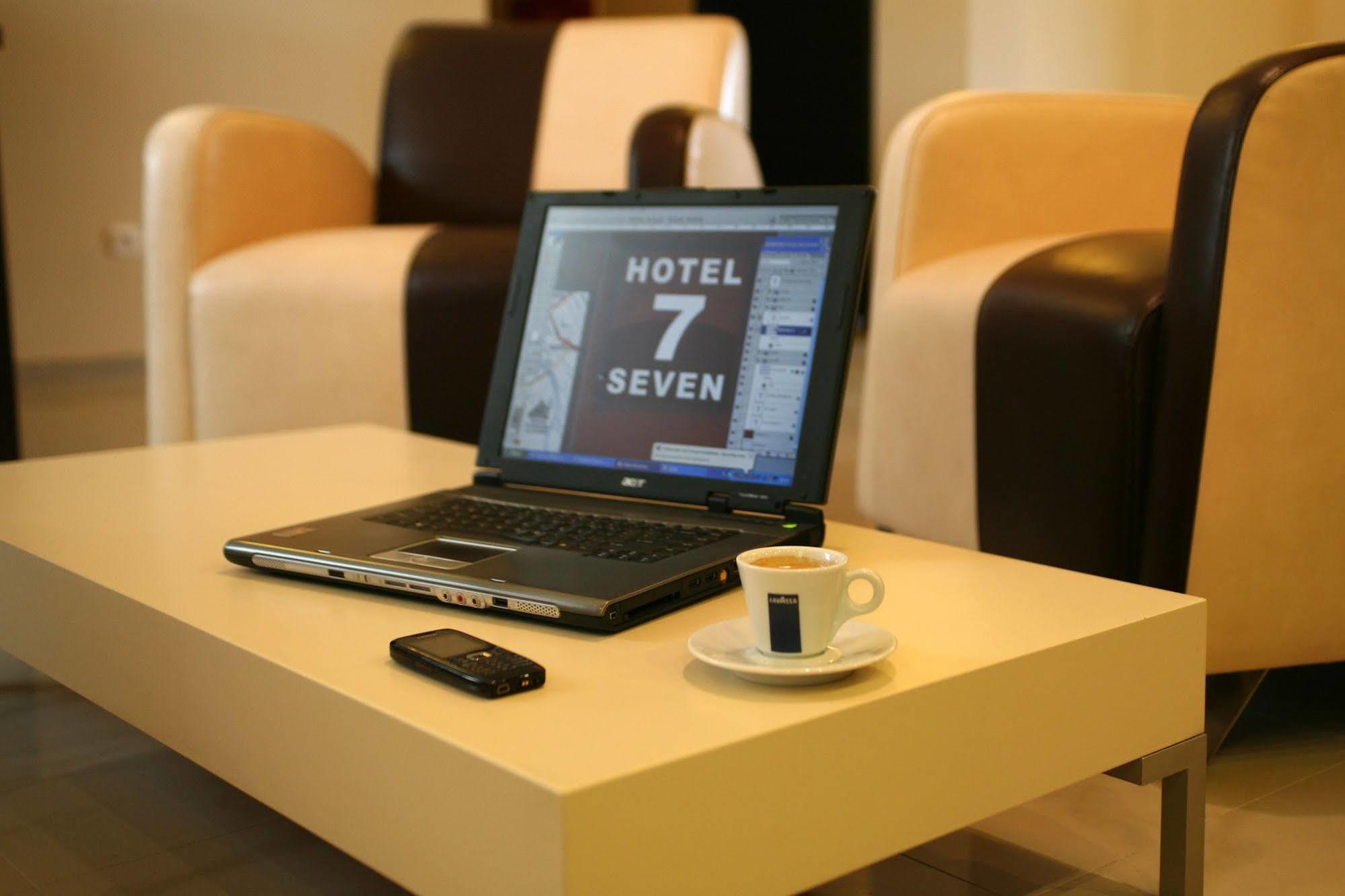 Hotel Seven 7 Калиш Экстерьер фото