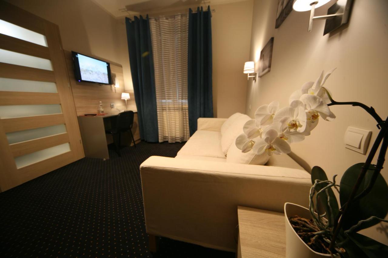 Hotel Seven 7 Калиш Экстерьер фото